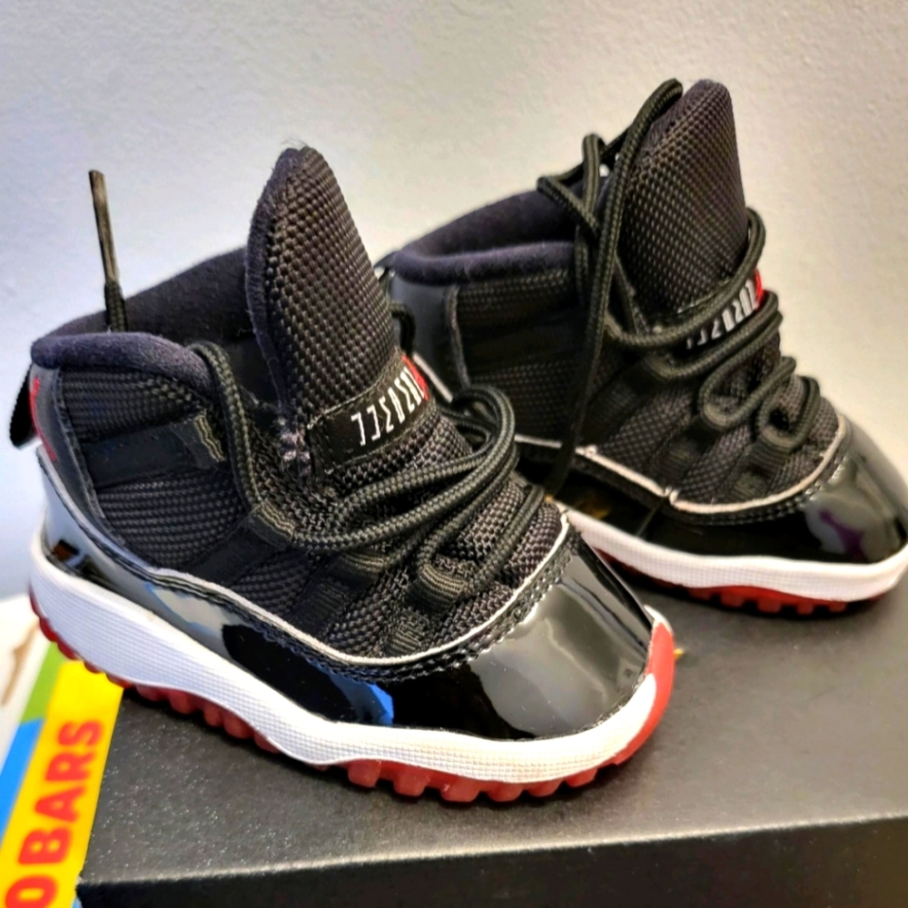 Bred 11's Air Jordan